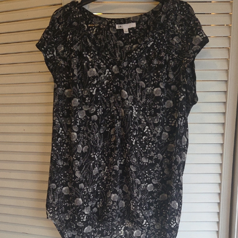 DR2 Monochrome Floral Blouse